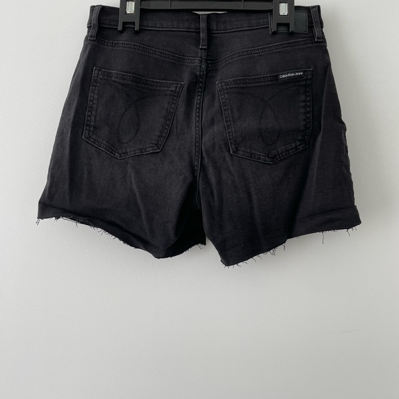 Calvin Klein Black Jean Shorts - size 28 - Picture 4 of 12